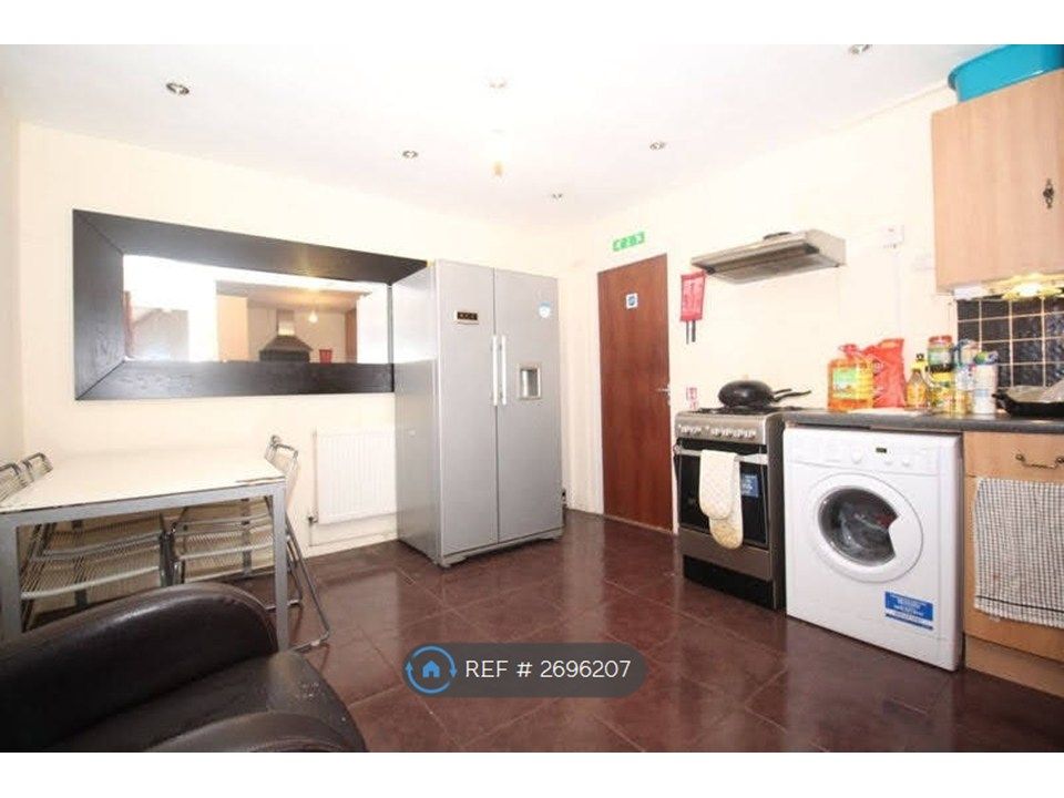 Property photo 2 of 8