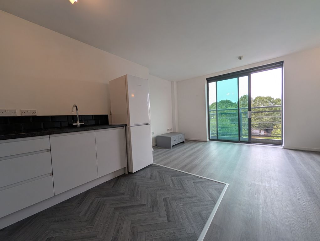 Property photo 3 of 11 Lounge/Kitchen