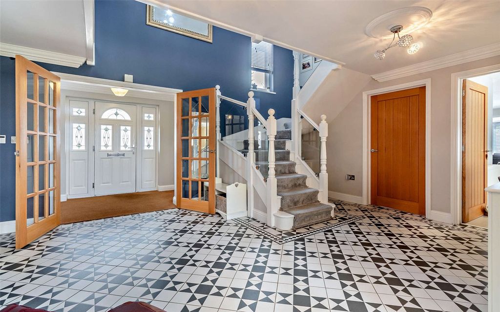 Property photo 3 of 25 Hallway