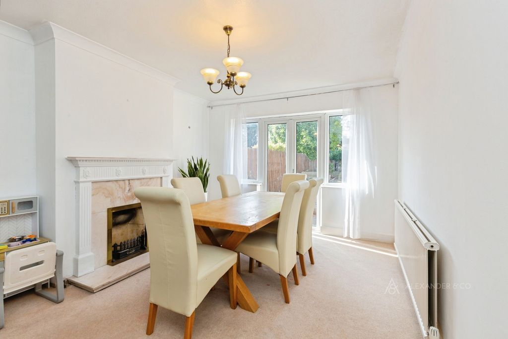 Property photo 3 of 18 Pbox-Img.Jpg