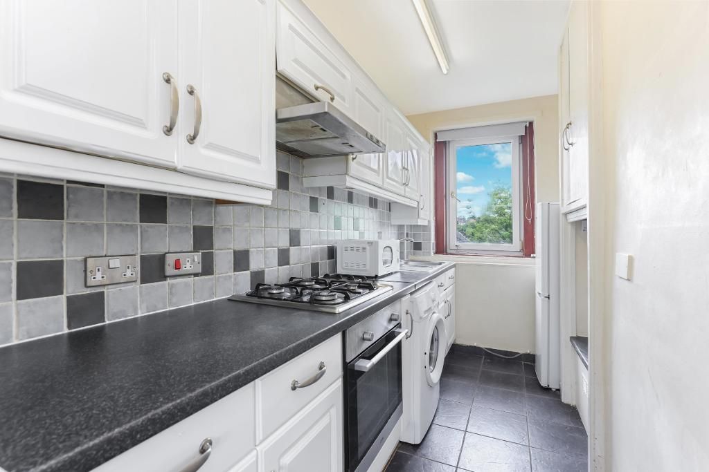 Property photo 3 of 21 Kitchen