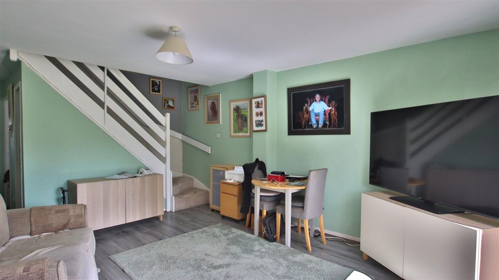 Property photo 3 of 9 Lounge2.Jpg