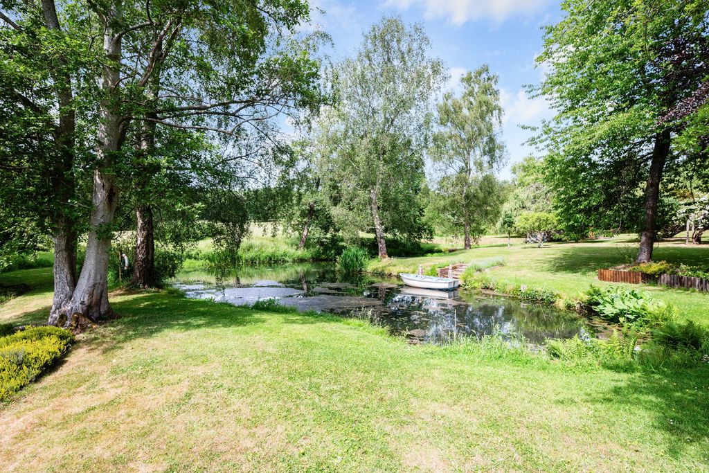 Property photo 2 of 32