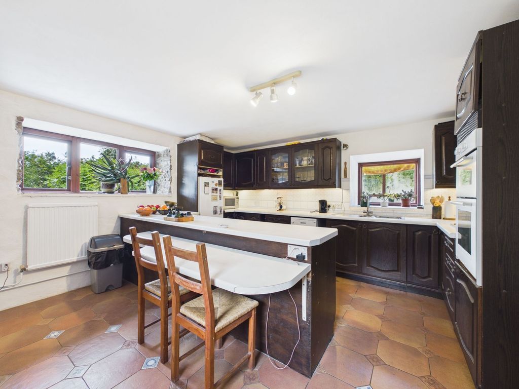 3 bed barn conversion for saleLostwithiel PL22 photo 5