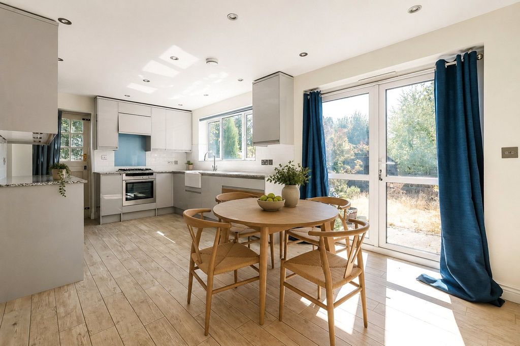 Property photo 2 of 17 Kitchen (Staged)