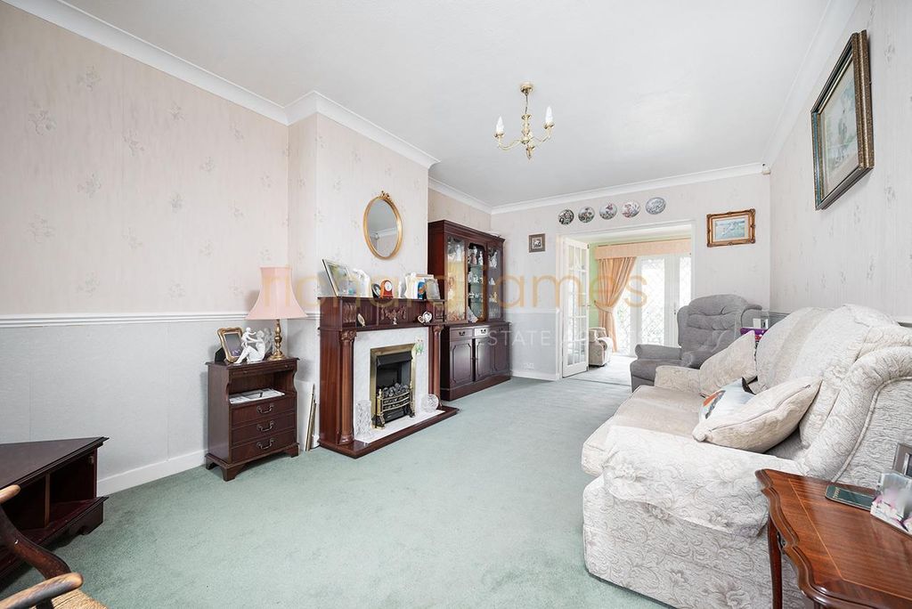 Property photo 3 of 14 W04.Jpg