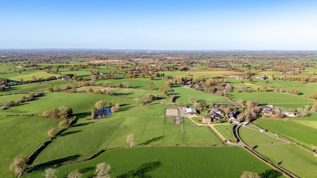 Property photo 2 of 22 Image