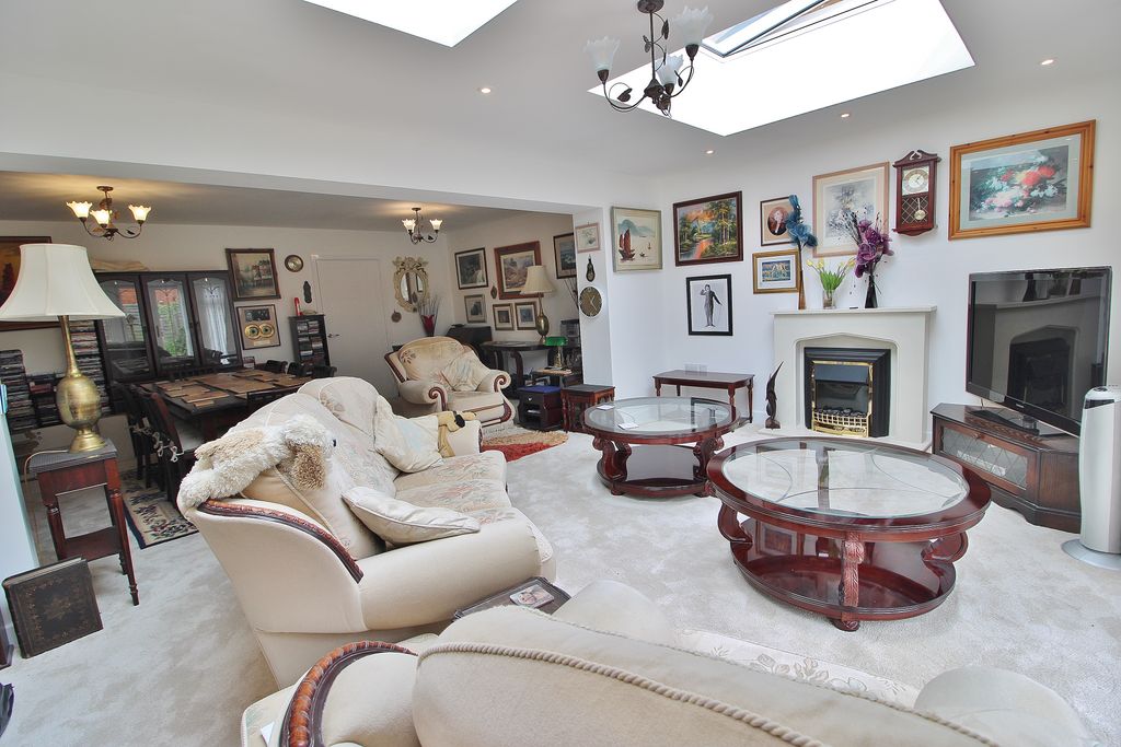 Property photo 2 of 16