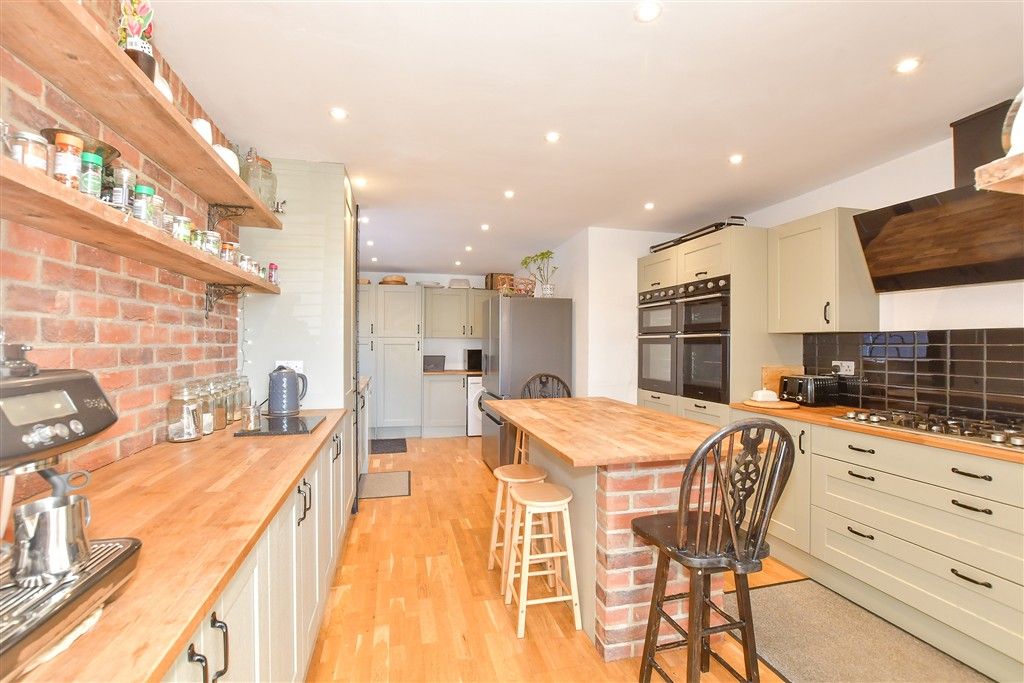 Property photo 2 of 16 Kitchen