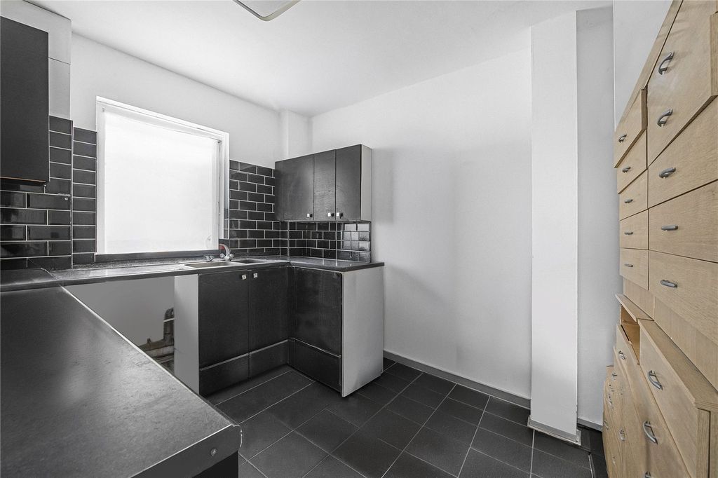 Property photo 3 of 9 Picture No. 04