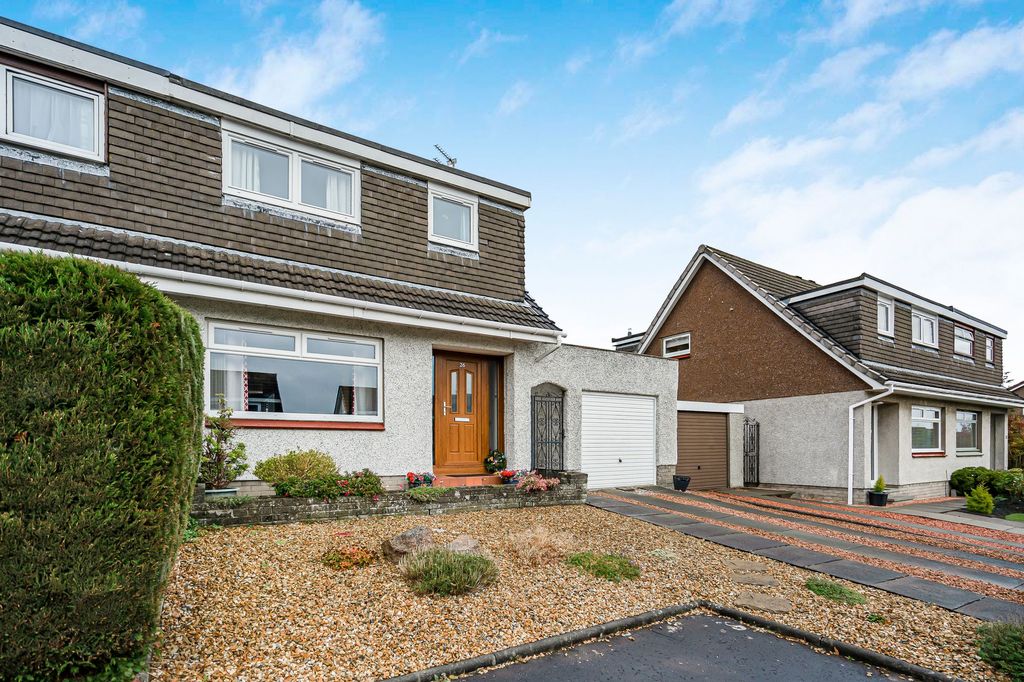 Property photo 1 of 33