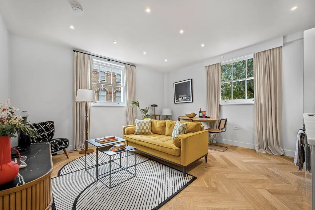 Property photo 1 of 17 Photo 2