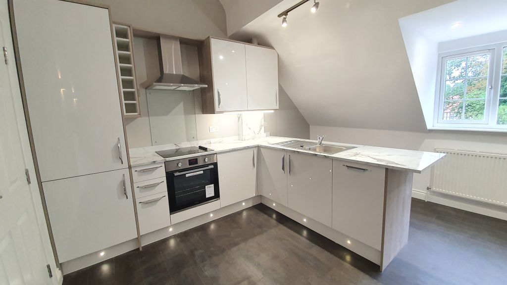 Property photo 1 of 8 Kit