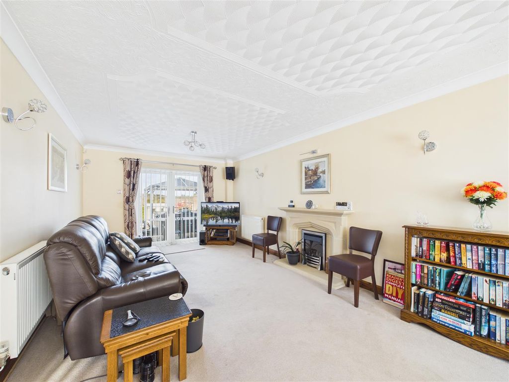 Property photo 3 of 32