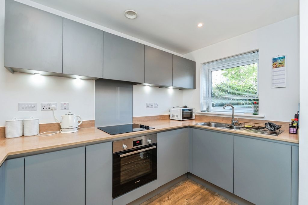 Property photo 1 of 12 Pbox-Img.Jpg
