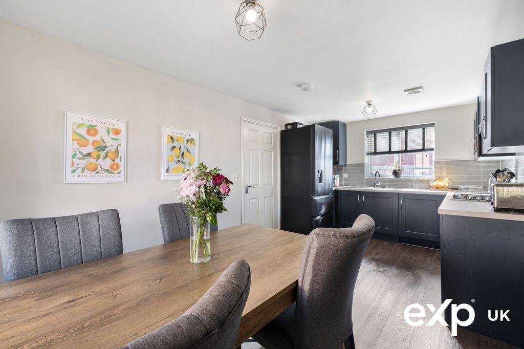 Property photo 1 of 31