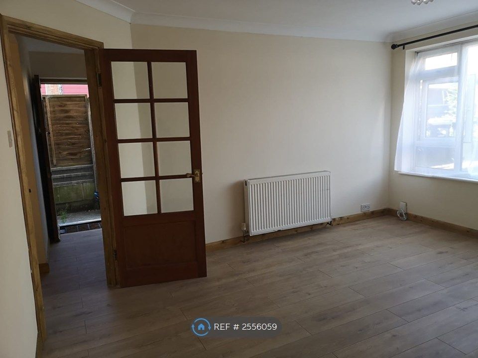 Property photo 1 of 7 Lounge