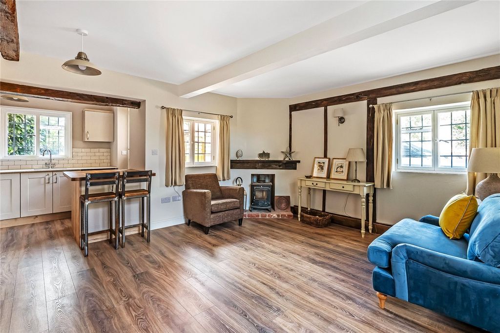 Property photo 2 of 26 House. Partnership