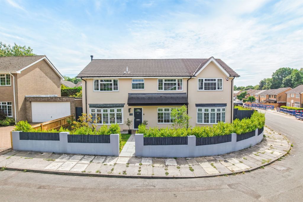 Property photo 1 of 31
