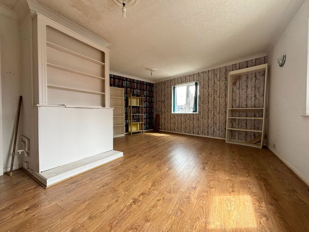 Property photo 2 of 5
