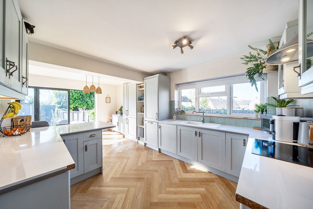 Property photo 3 of 16 1441747-17-69E5Ec628Dabd