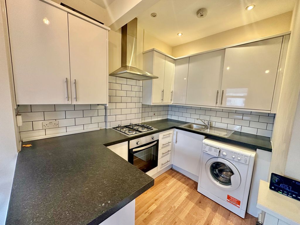 Property photo 1 of 6 Kitchen