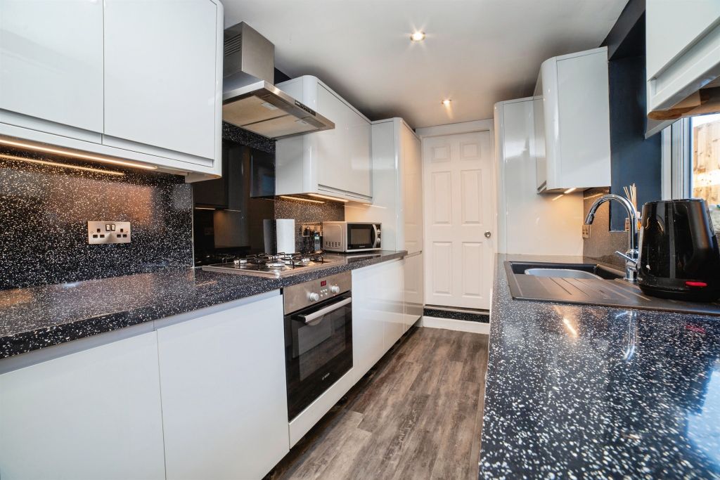 Property photo 2 of 20