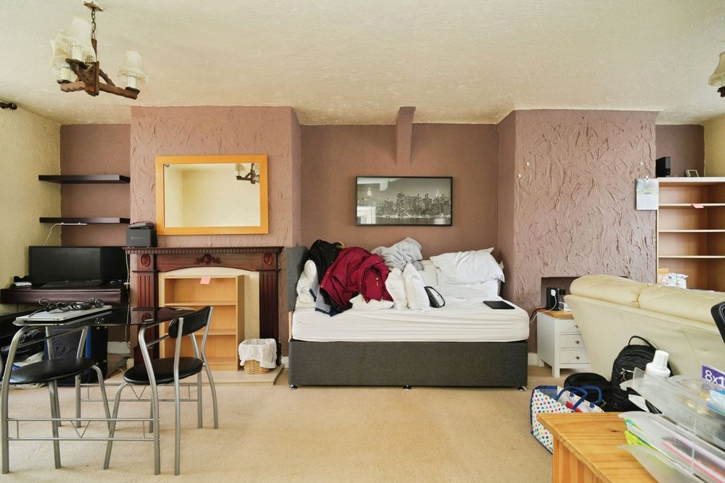 Property photo 3 of 15 Dining Room