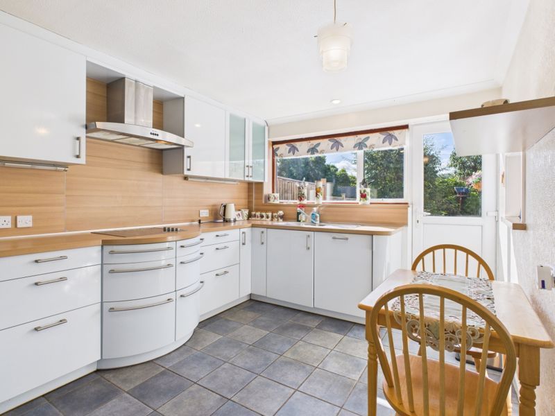 Property photo 2 of 19 Kitchen