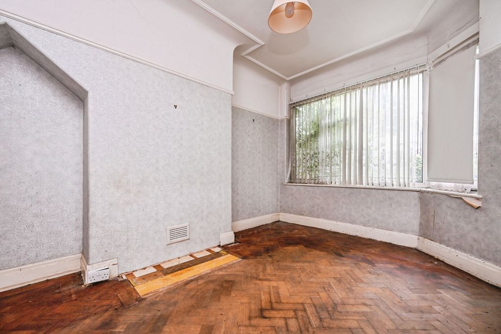 Property photo 2 of 12 Pbox-Img.Jpg