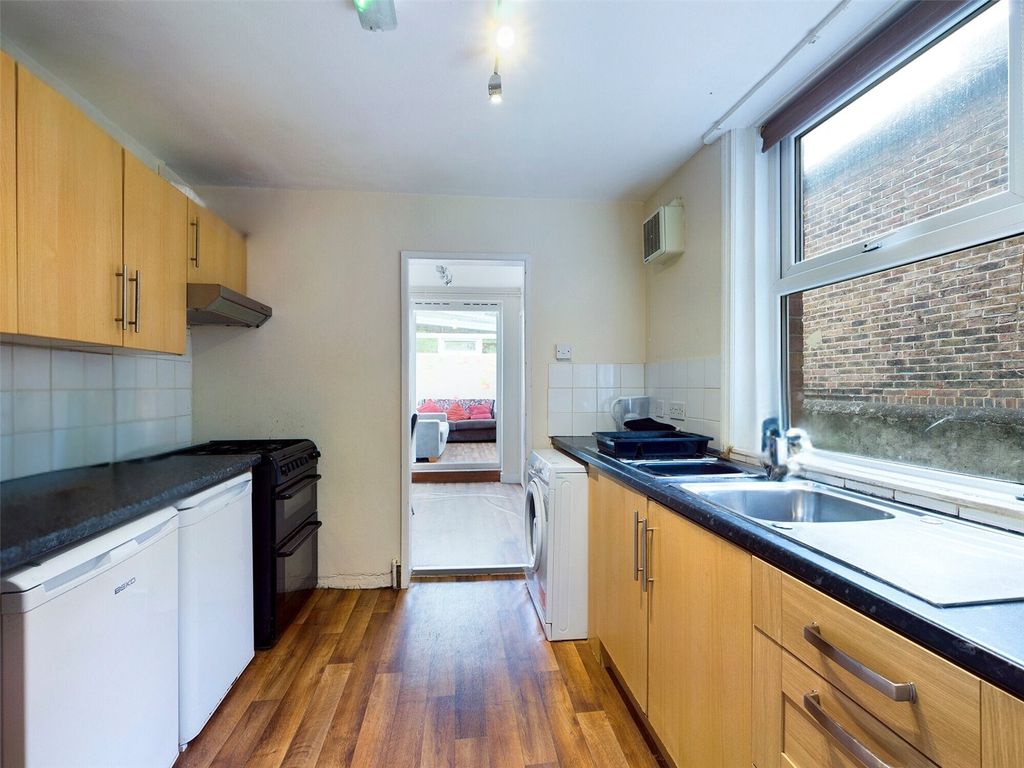 Property photo 3 of 8 Kitchen-Room-To-Rent