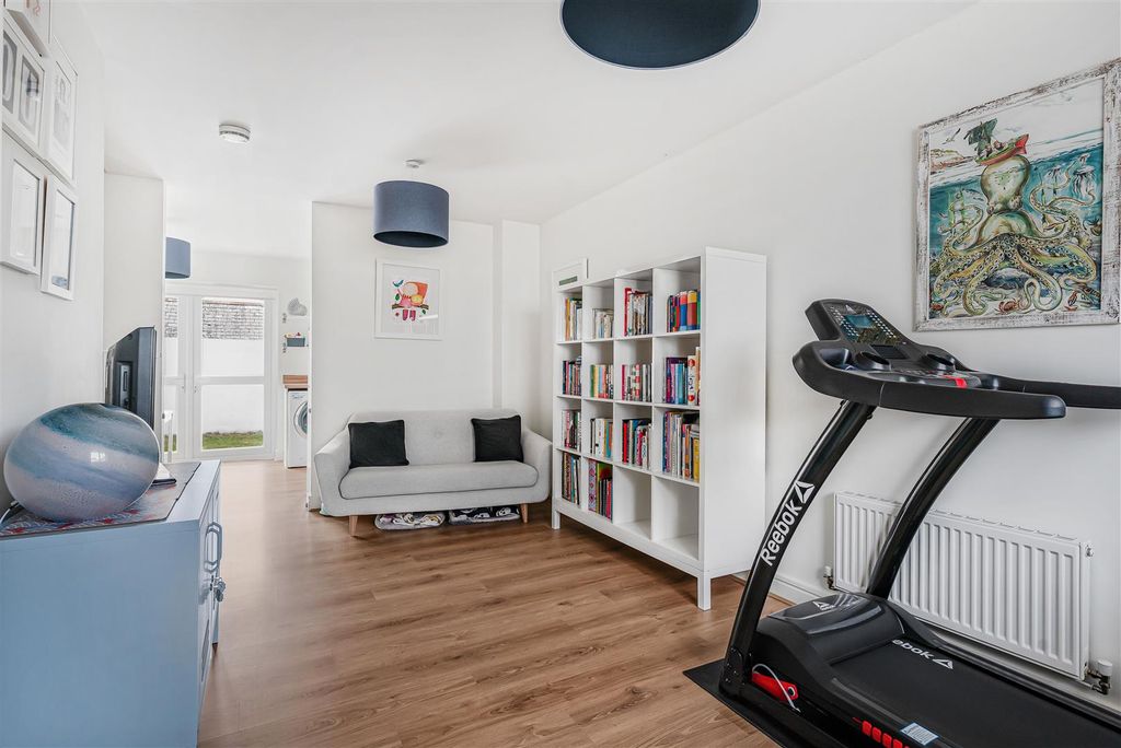 Property photo 3 of 16 12_89876.Jpg