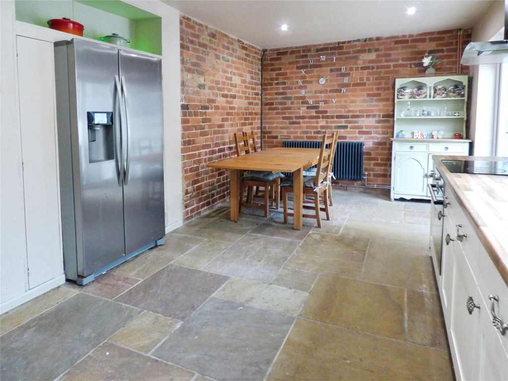 Property photo 3 of 20 Picture No. 06