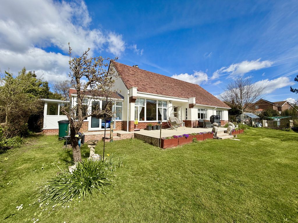 Property photo 2 of 22