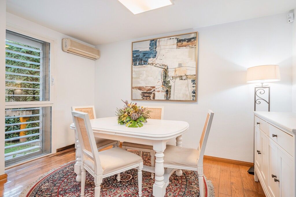 Property photo 3 of 18 Dining