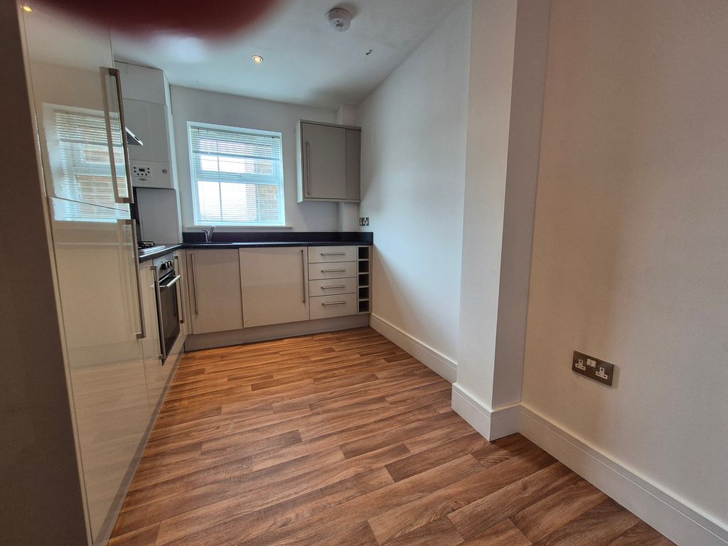 Additional image 10 of 2 bed flat for saleSwan Street, Petersfield GU32