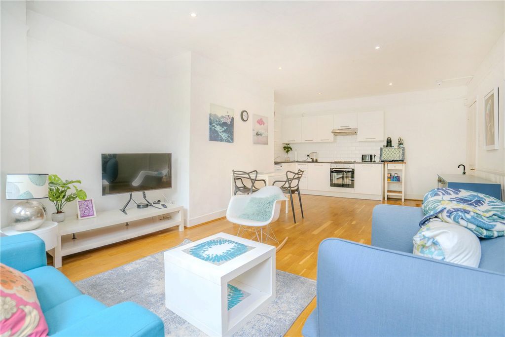 Property photo 3 of 11 Picture No. 10