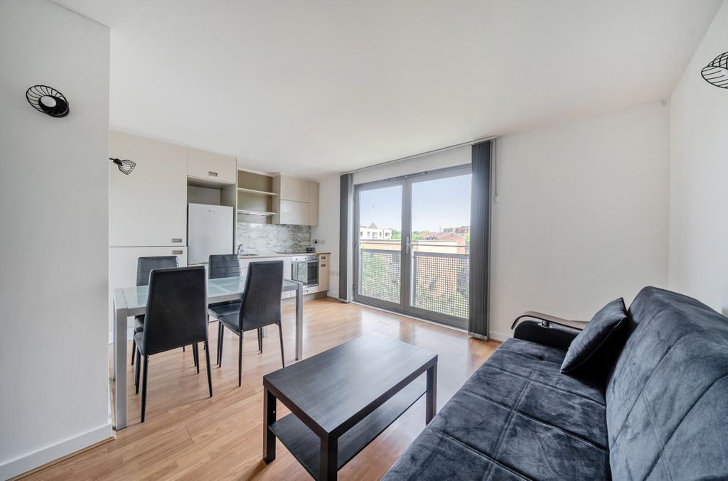 Property photo 2 of 12 1467396-5-6A0Eeb7...