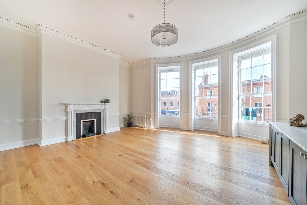 Property photo 3 of 22 Picture No. 11