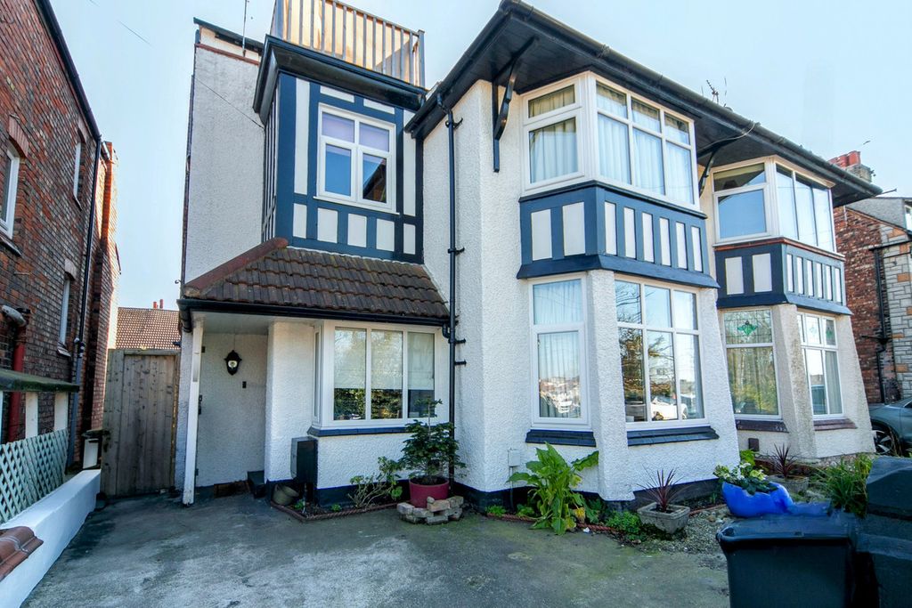 Property photo 1 of 39