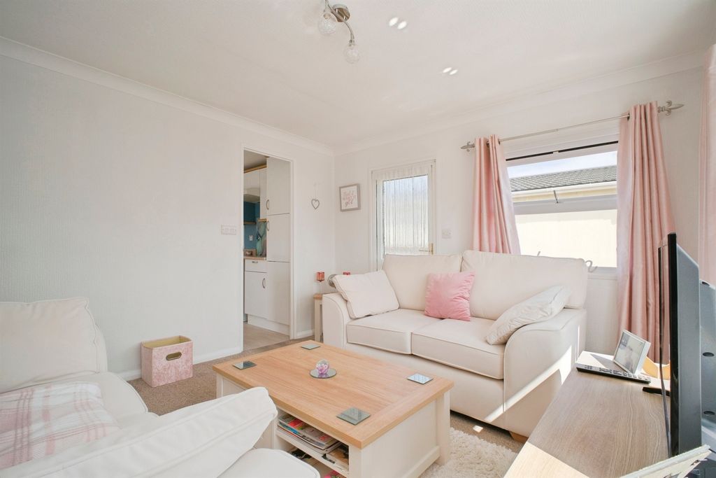 Property photo 2 of 23