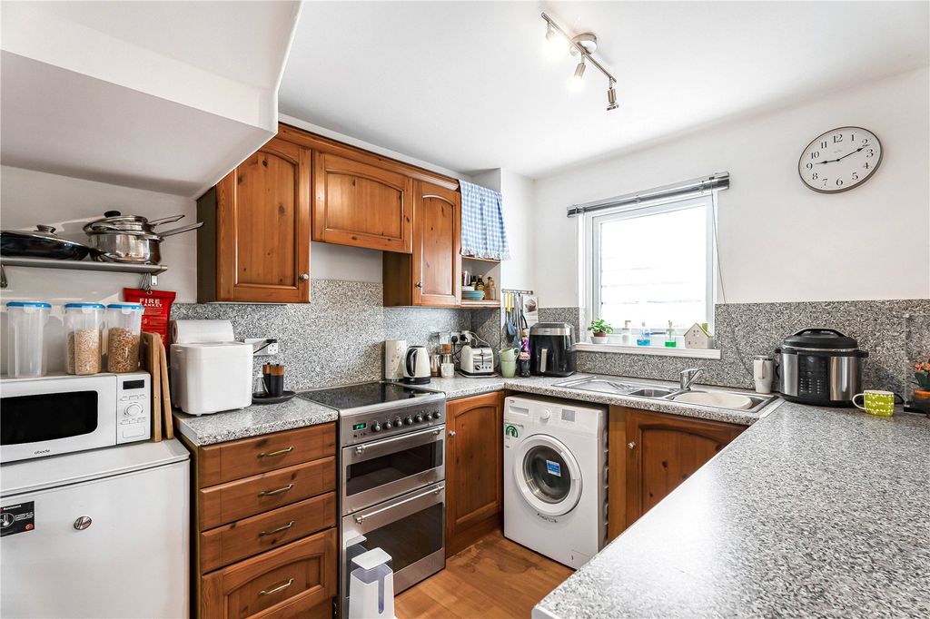 Property photo 3 of 14 Reception/Kitchen