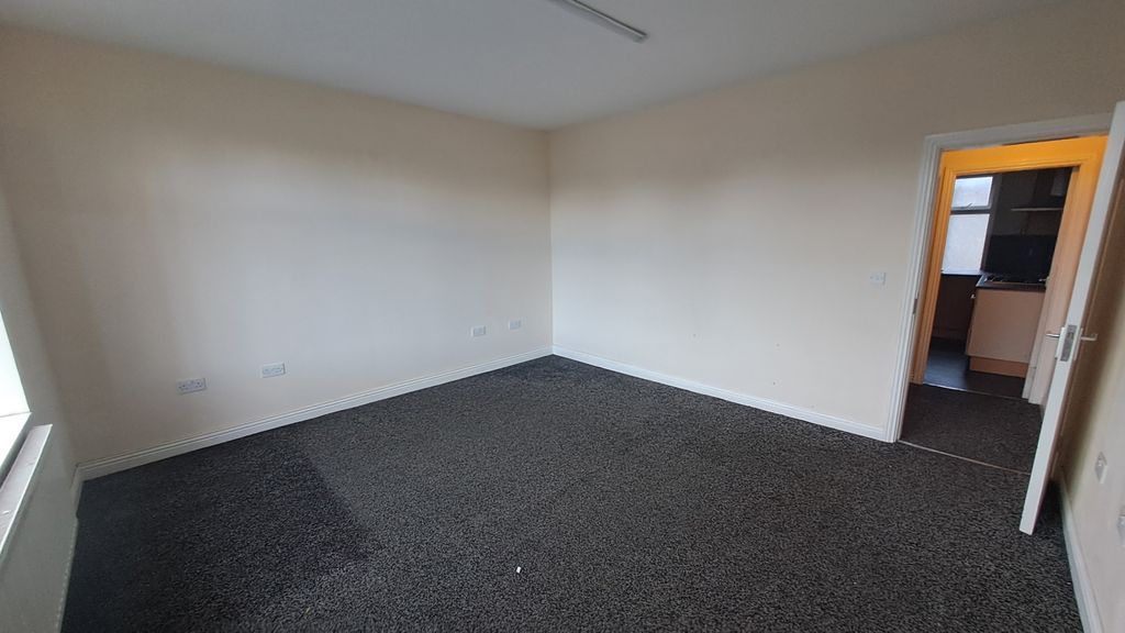 Property photo 2 of 11 Gallery