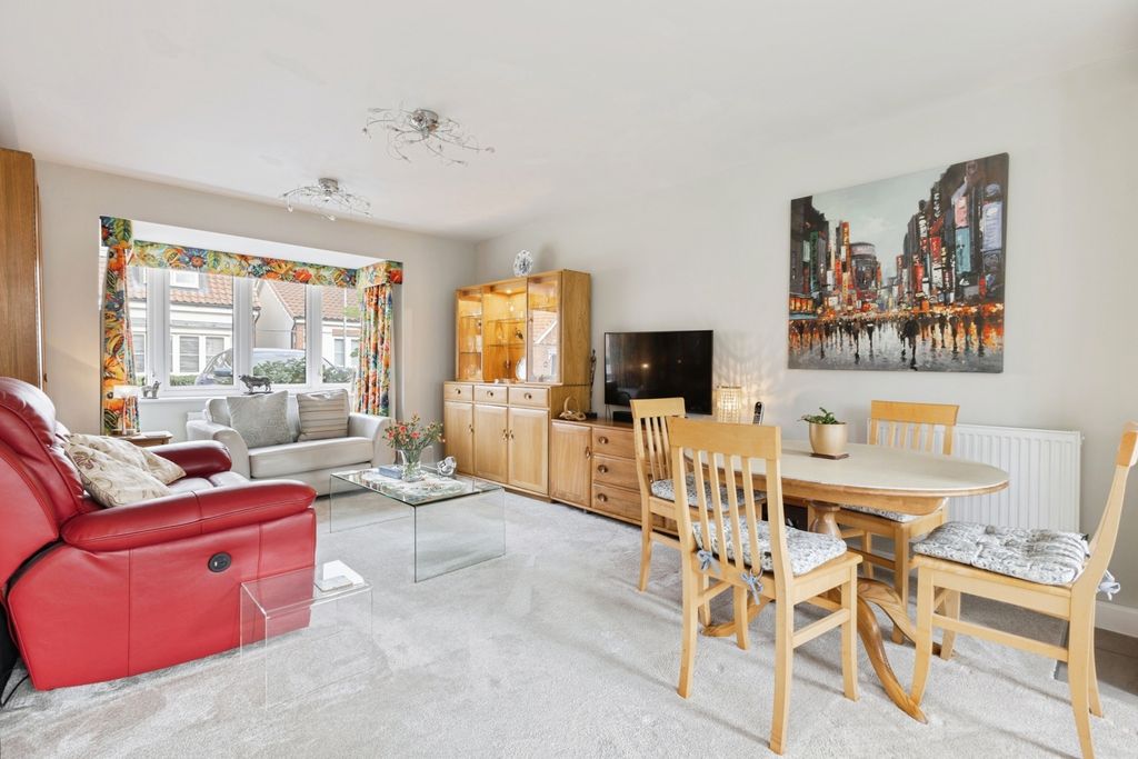 Property photo 3 of 17 Photo