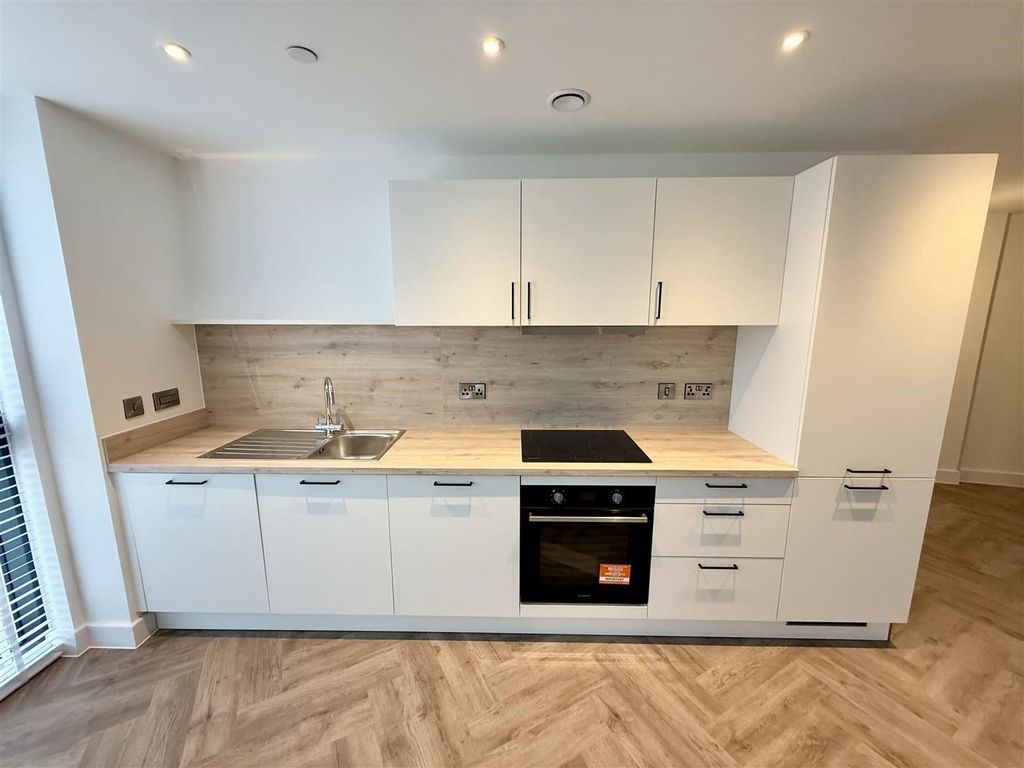 Property photo 2 of 17 Kitchen