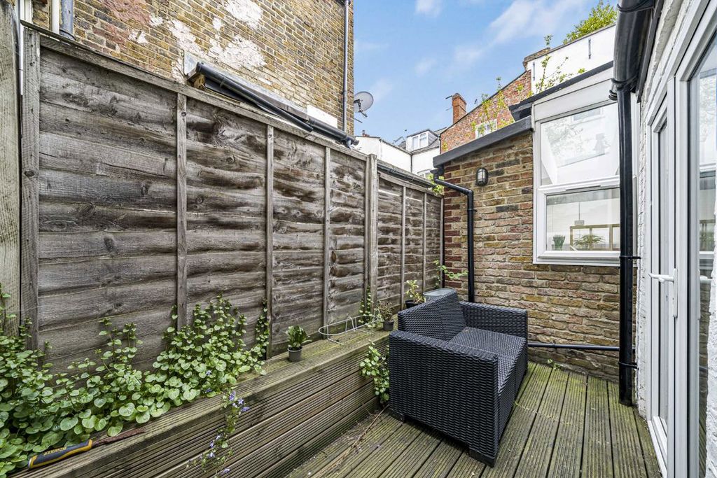 Property photo 2 of 7