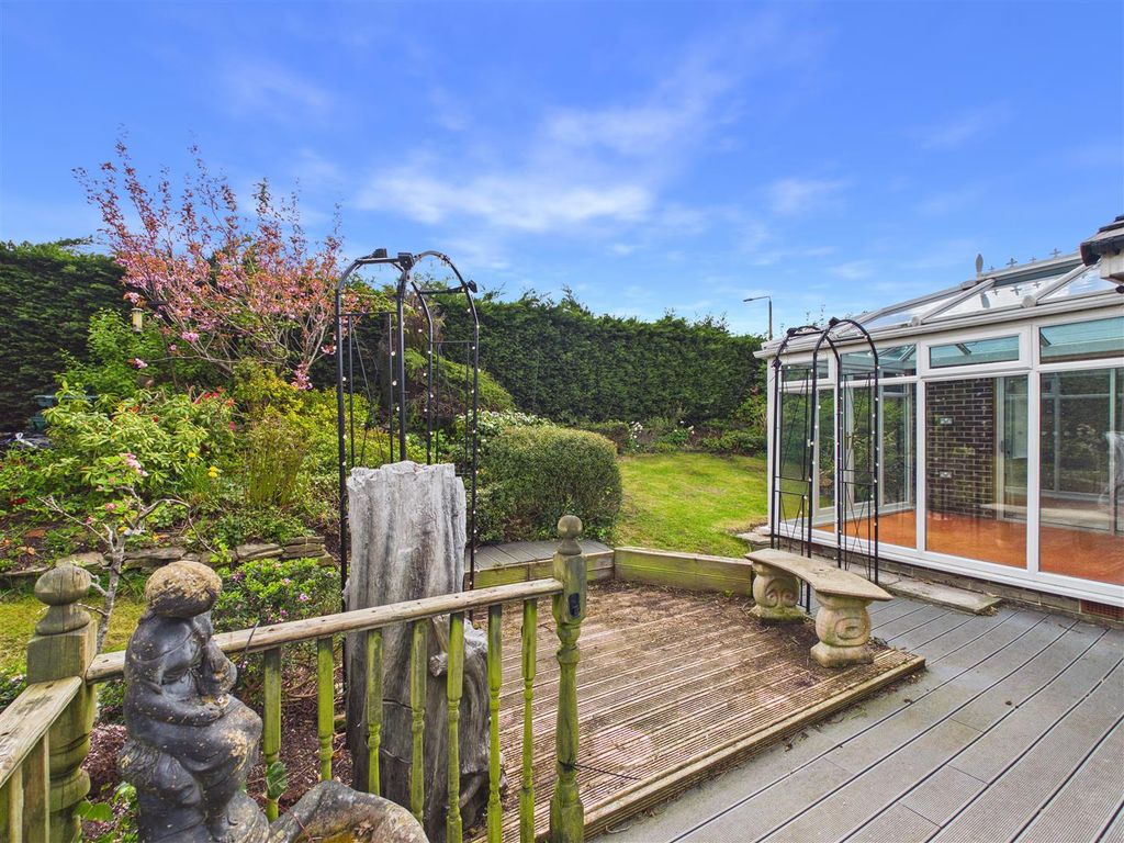 Property photo 2 of 25 Cam05476G0-Pr0184-Still006.Jpg