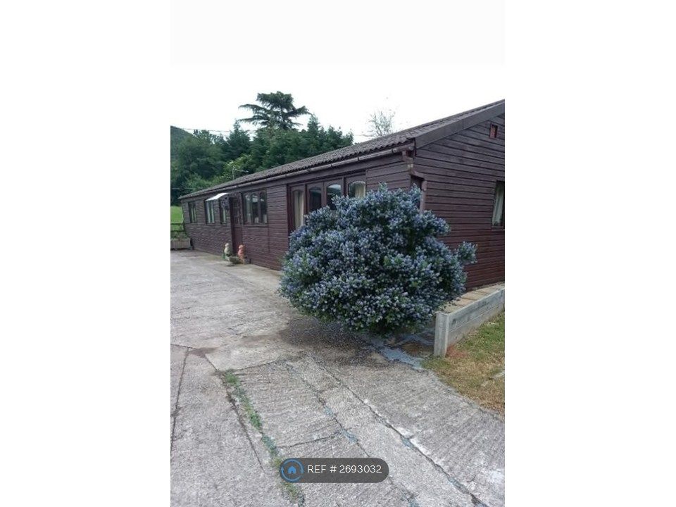 Property photo 1 of 18 Entrance