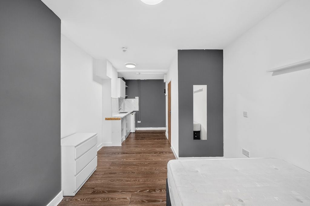 Property photo 3 of 9 Pbox-Img.Jpg
