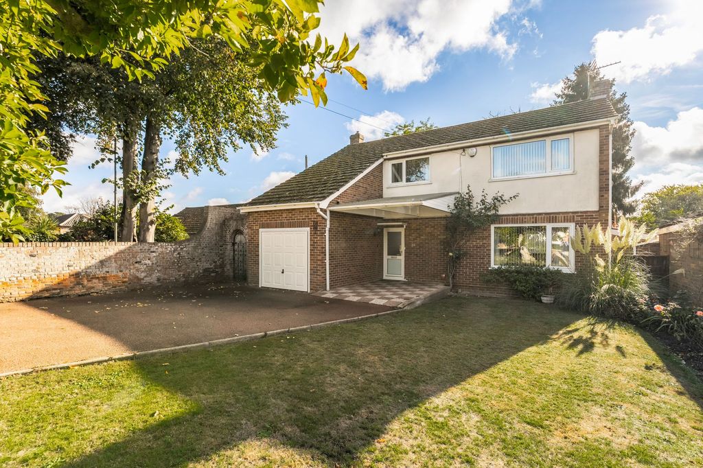 Property photo 1 of 18